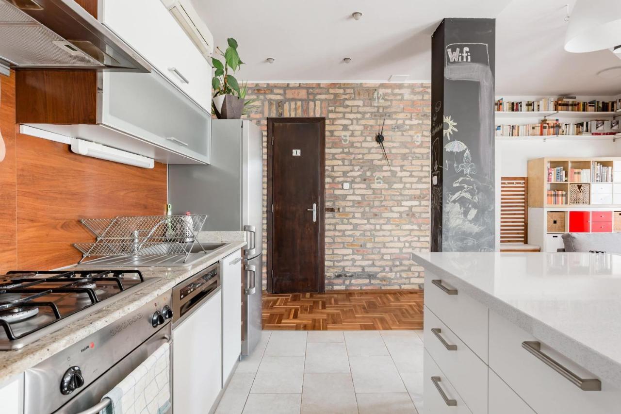 Relax Into Loft Living At A Light-Filled City Escape Budapest Exterior foto